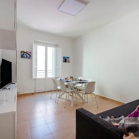 Guesthost - Nicola's Nest Apartamento